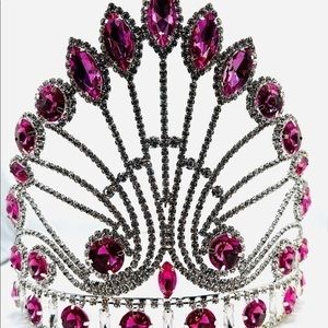 Beautiful 7 inch crown, perfect for that little princess!